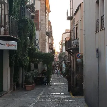 Vakantiehuis A Due Passi Dal Duomo Cefalù